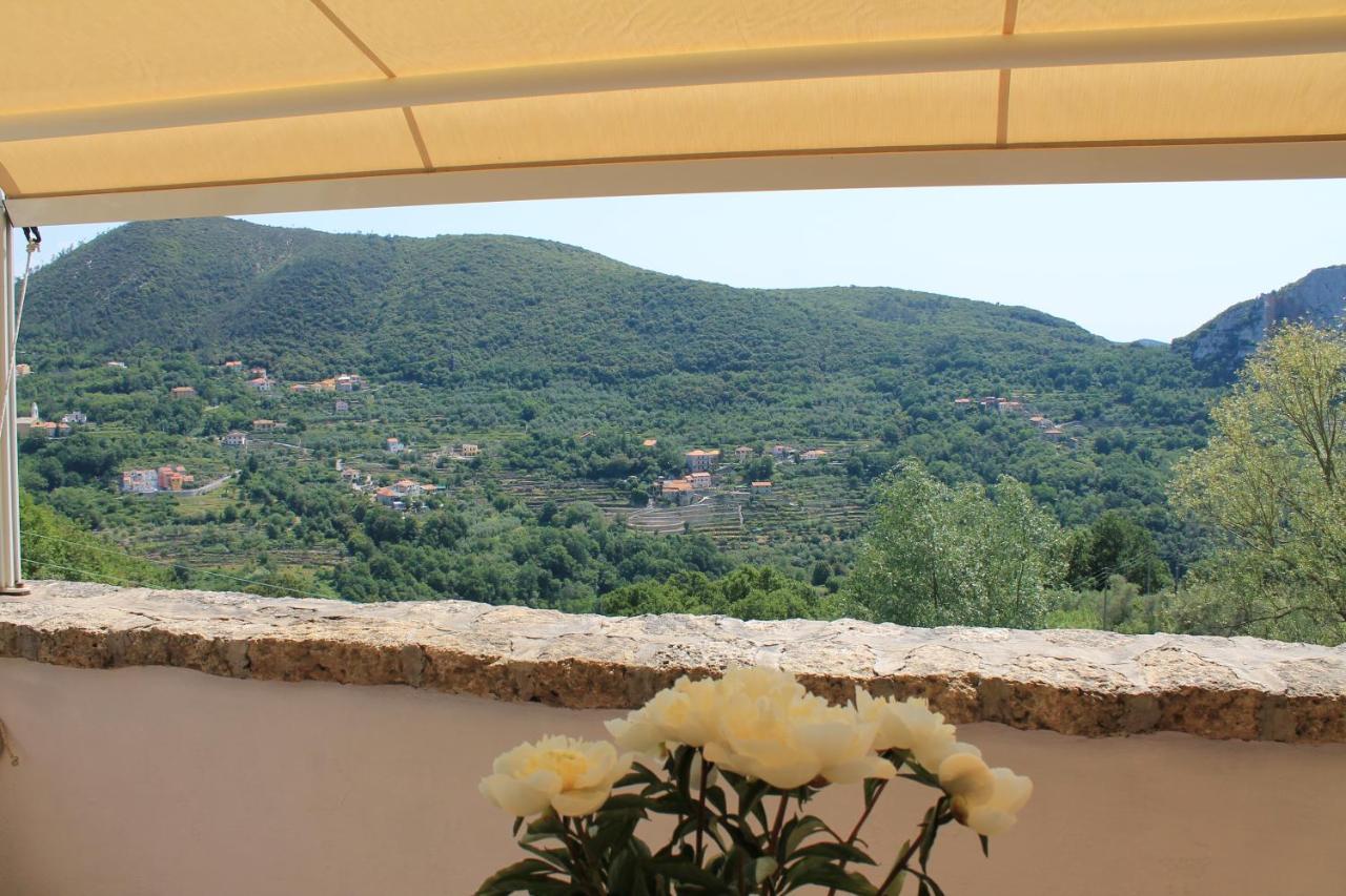 B&B Rubando Le Nuvole Orco Feglino Extérieur photo