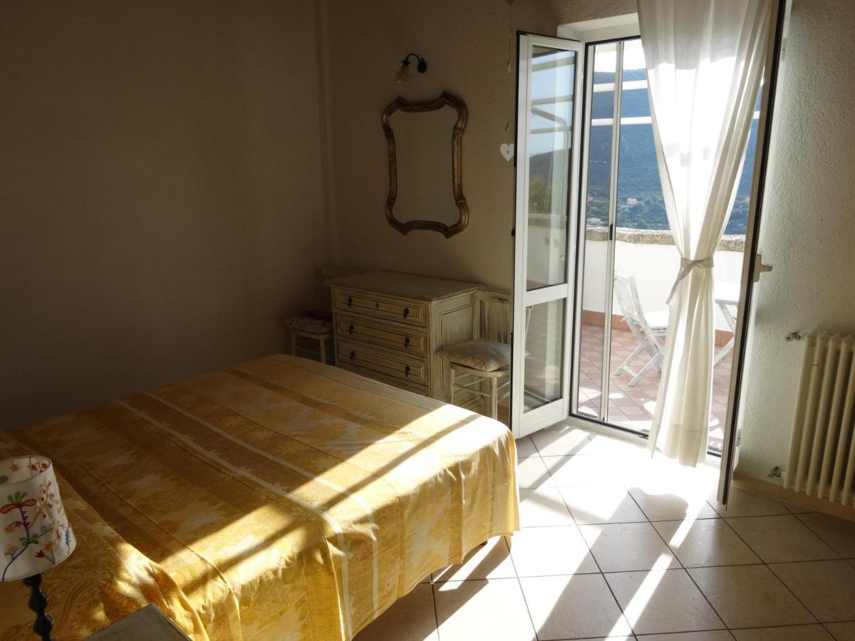 B&B Rubando Le Nuvole Orco Feglino Extérieur photo