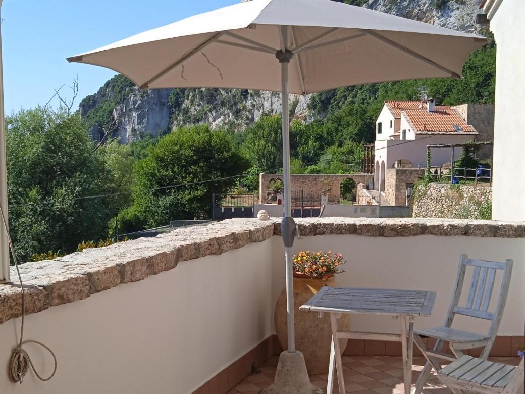 B&B Rubando Le Nuvole Orco Feglino Extérieur photo